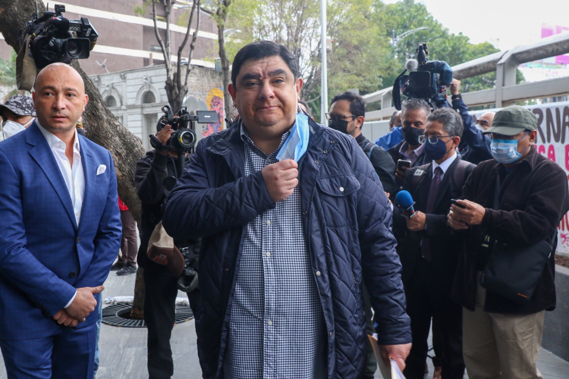 Iñaki Blanco declara ante FGR por caso Ayotzinapa