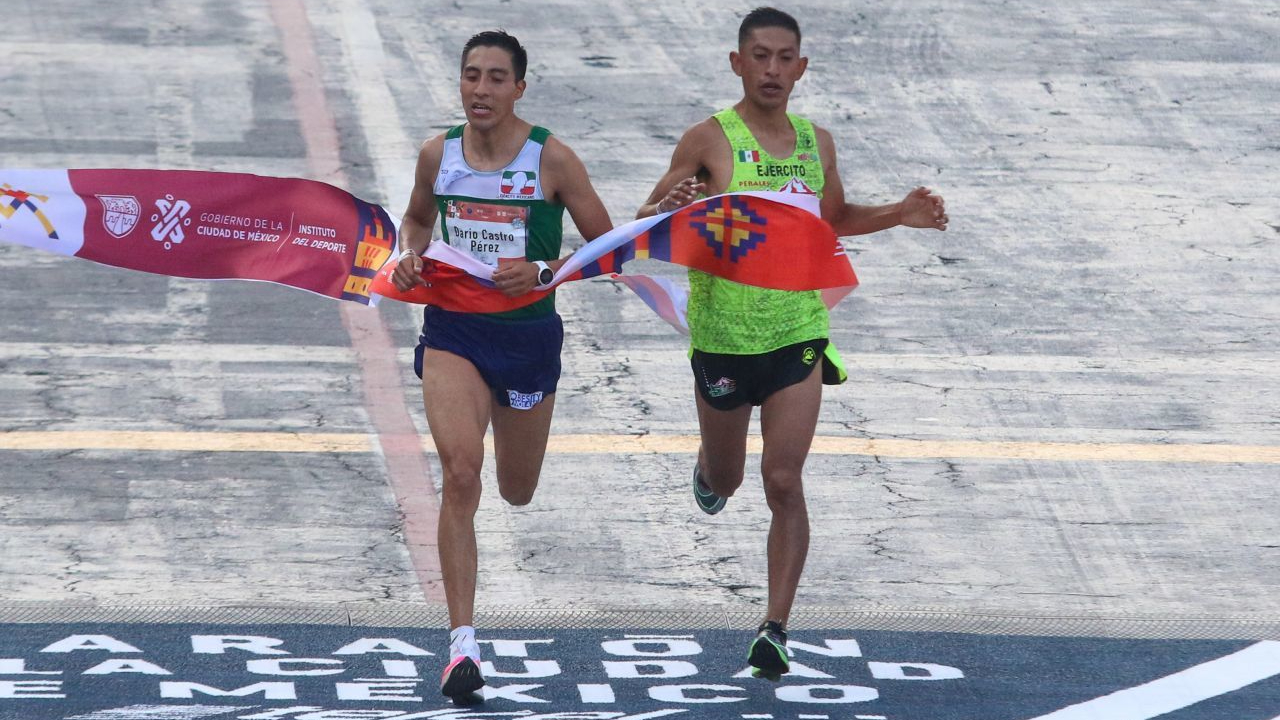 Los mexicanos Darío Castro y Eloy Sánchez hicieron el uno-dos en la XXXVIII edición del Maratón Internacional de la Ciudad de México