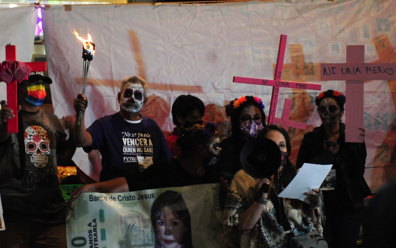 Catrinas marchan contra la violencia a las mujeres en CDMX