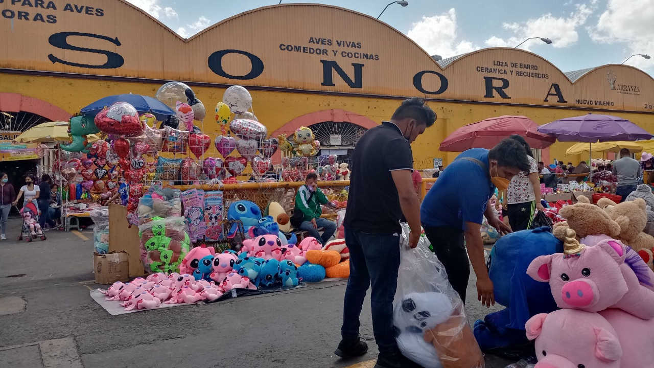 Comerciantes reiniciaron sus actividades en el Mercado Sonora, CDMX