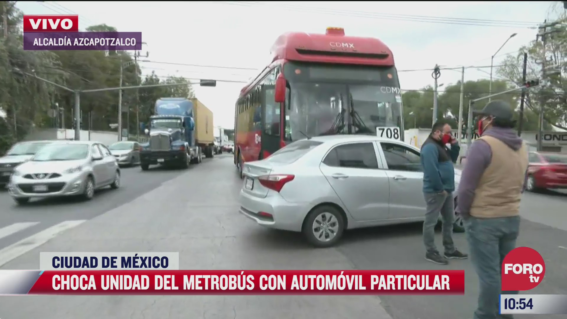 metrobus choca contra auto en azcapotzalco