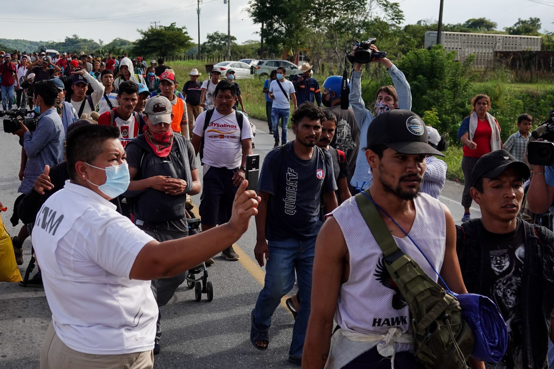CNDH pide a gobierno de AMLO atender a caravana migrante