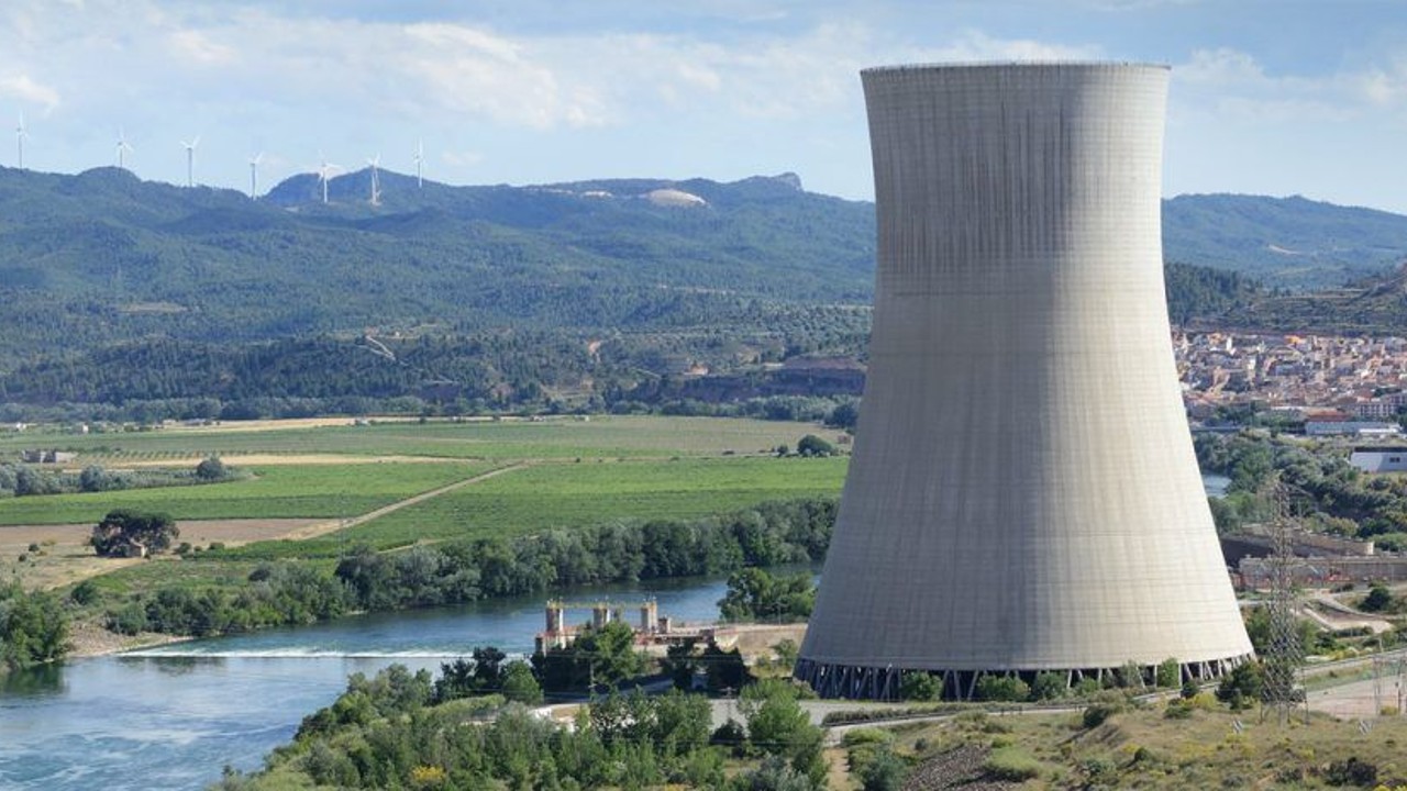 Muere trabajador de central nuclear en España tras fuga de dióxido de carbono