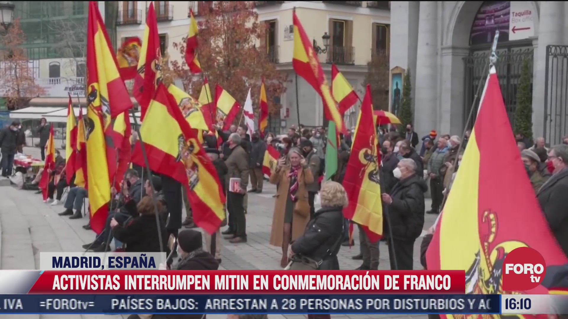 mujeres en topless interrumpen conmemoracion a franco en espana