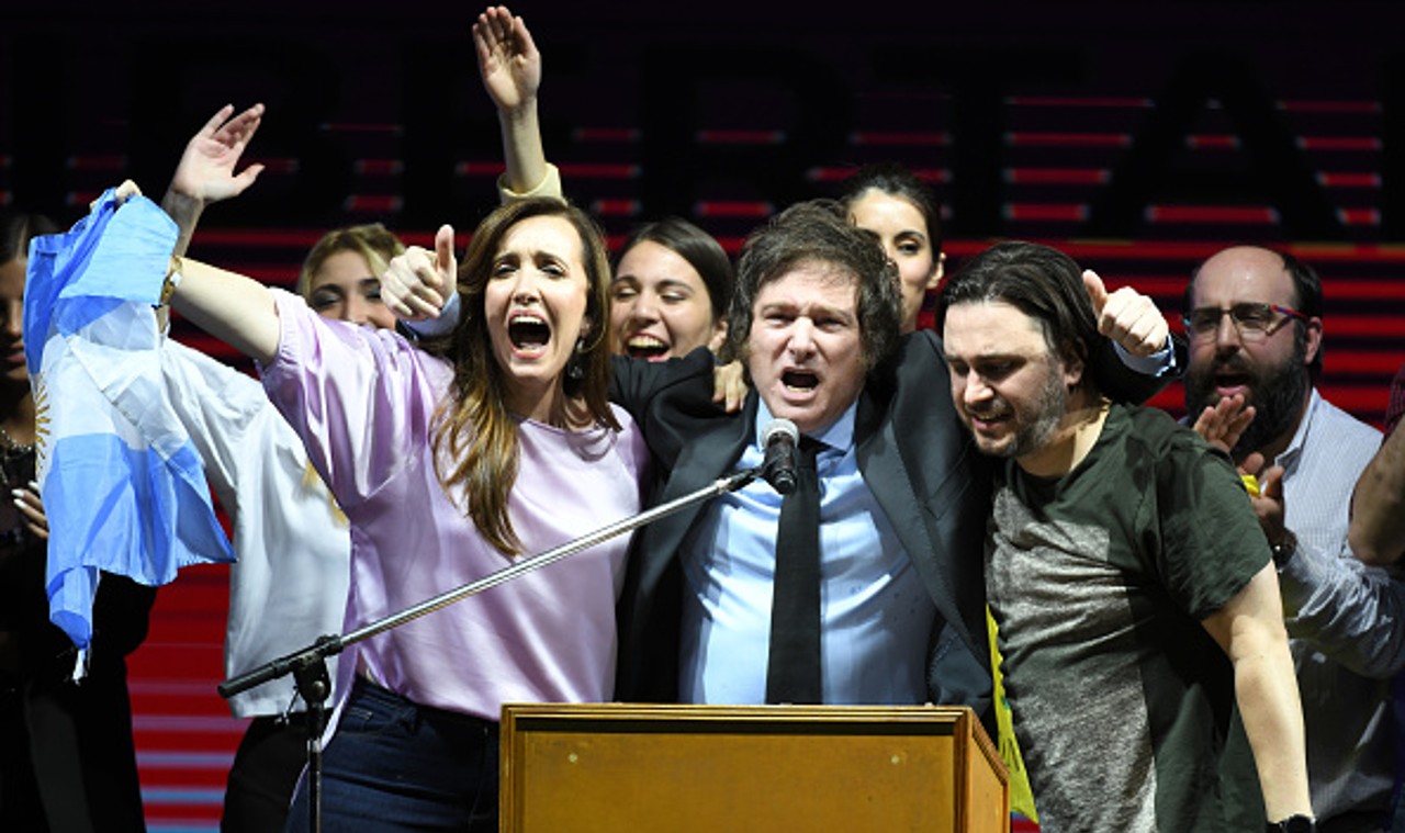Oposición derrota al peronismo en elecciones intermedias de Argentina.