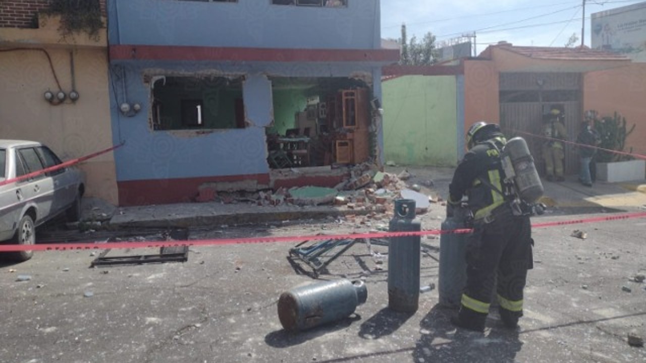 Explosión de gas deja nueve lesionados en Puebla.