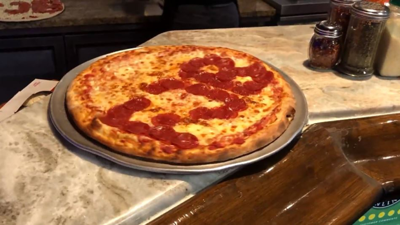 Restaurante en Florida vende pizzas que contienen un insulto al presidente de Estados Unidos, Joe Biden
