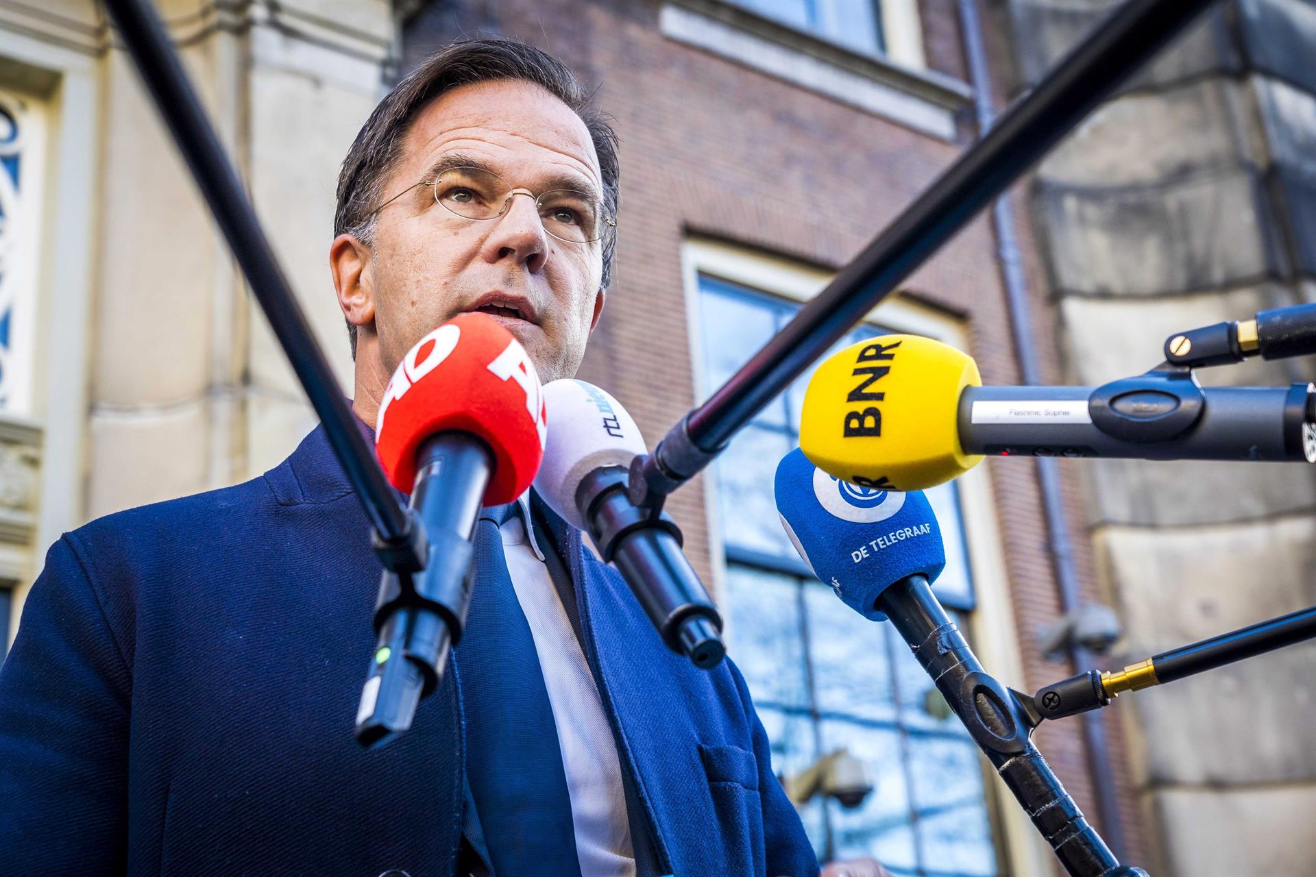 Primer ministro de Holanda llama ‘Idiotas’ a quienes protestan contra restricciones covid
