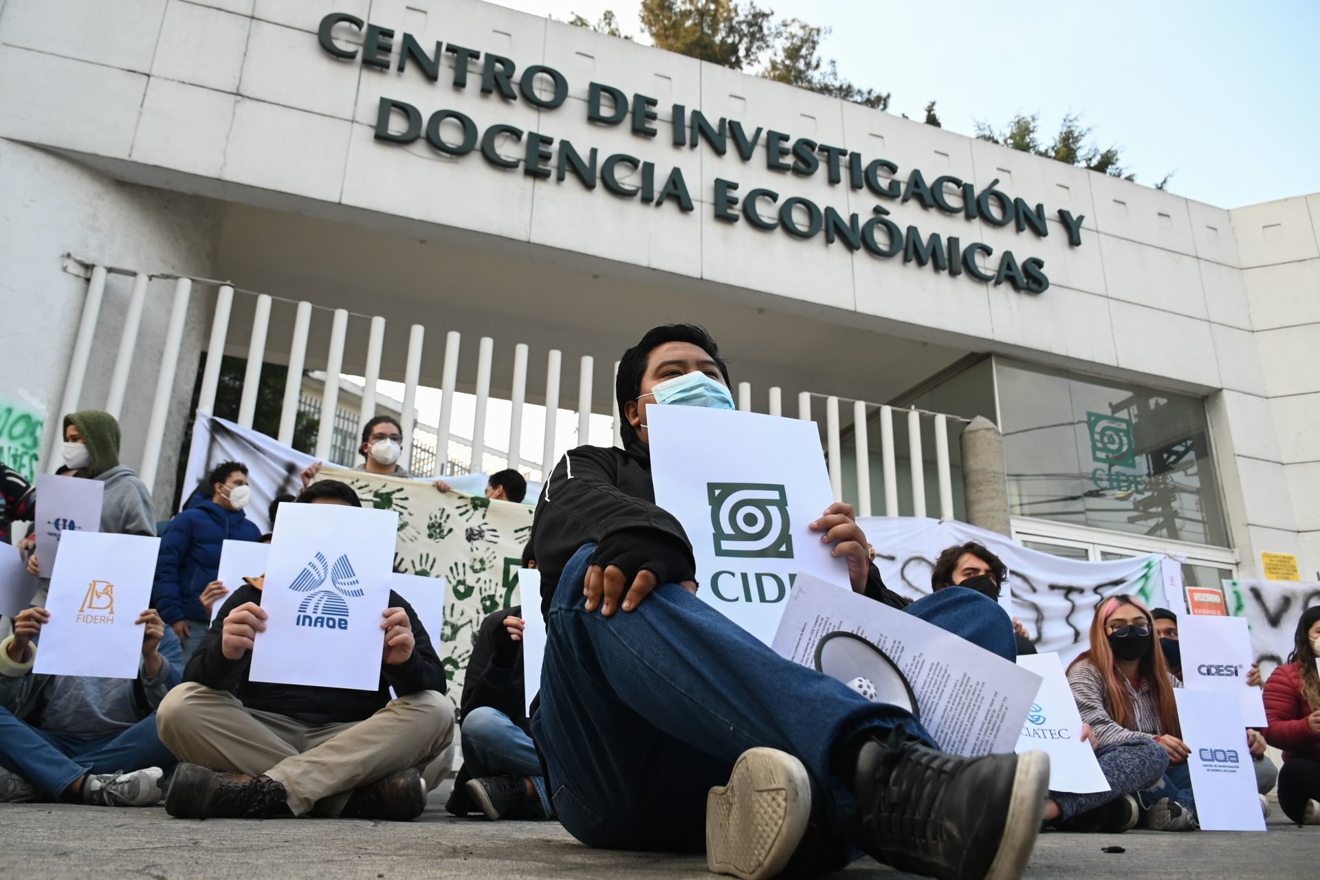 Estudiantes del CIDE protestan por nombramiento de director