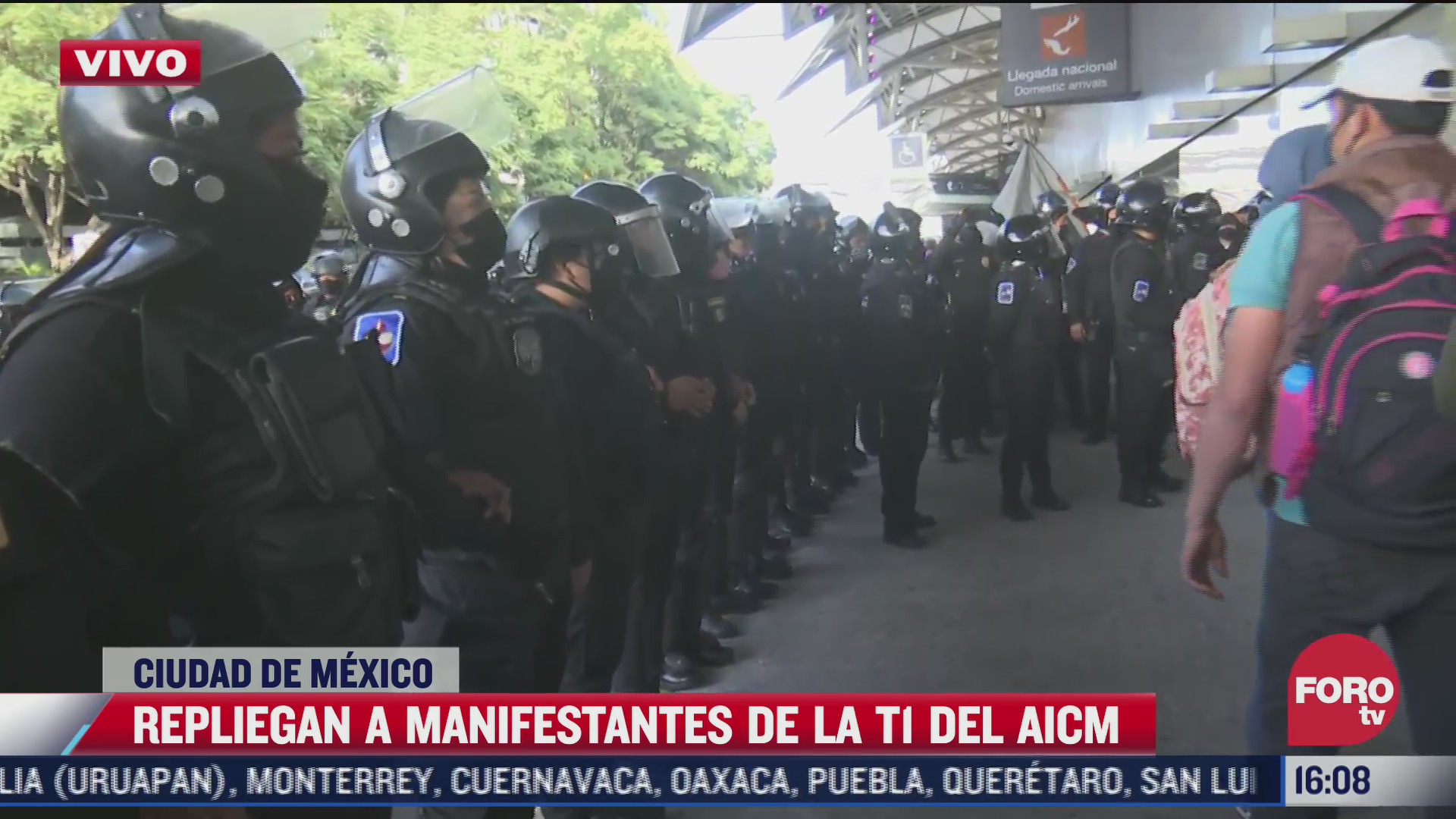 repliegan a manifestantes que tenian bloqueado acceso al aeropuerto de la cdmx
