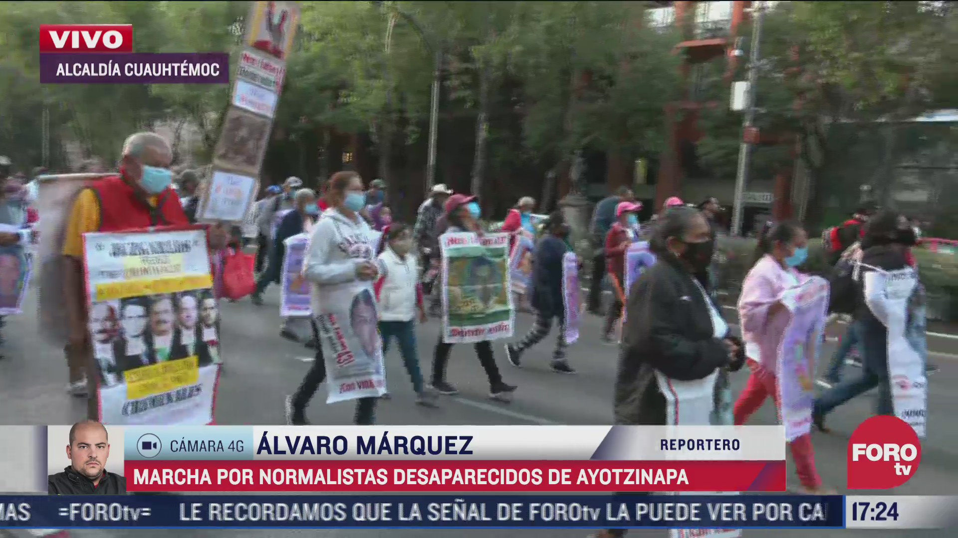 se manifiestan por la desaparicion de los 43 normalistas de ayotzinapa