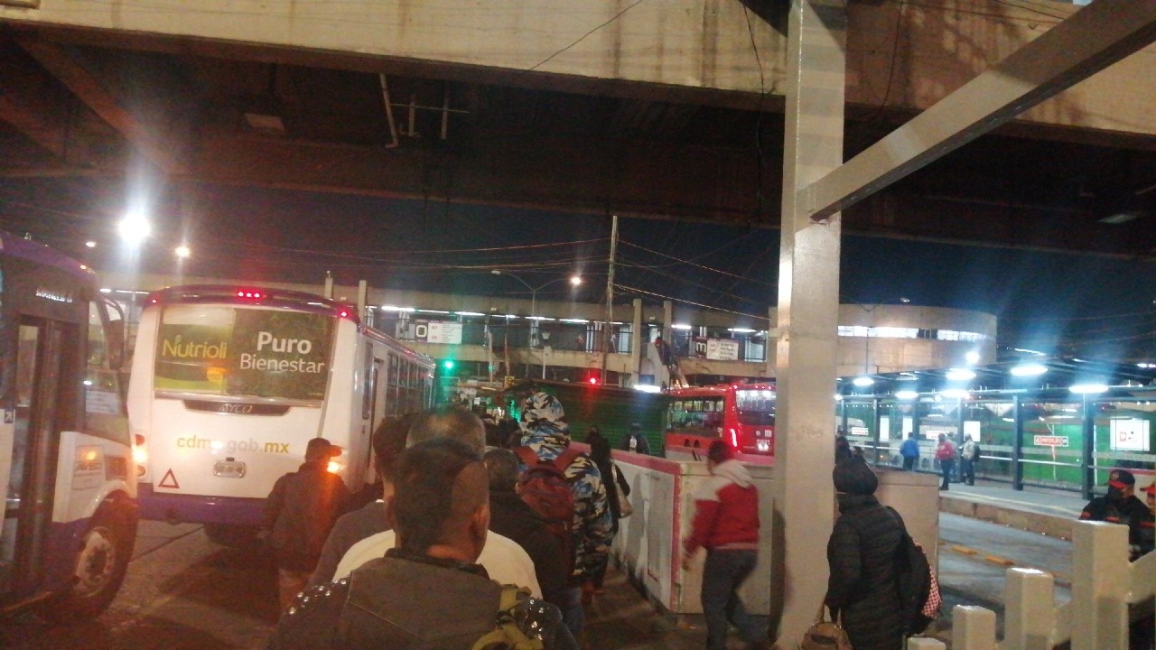 Suspenden servicio en Línea 1 del Metro CDMX por conato de incendio en subestación