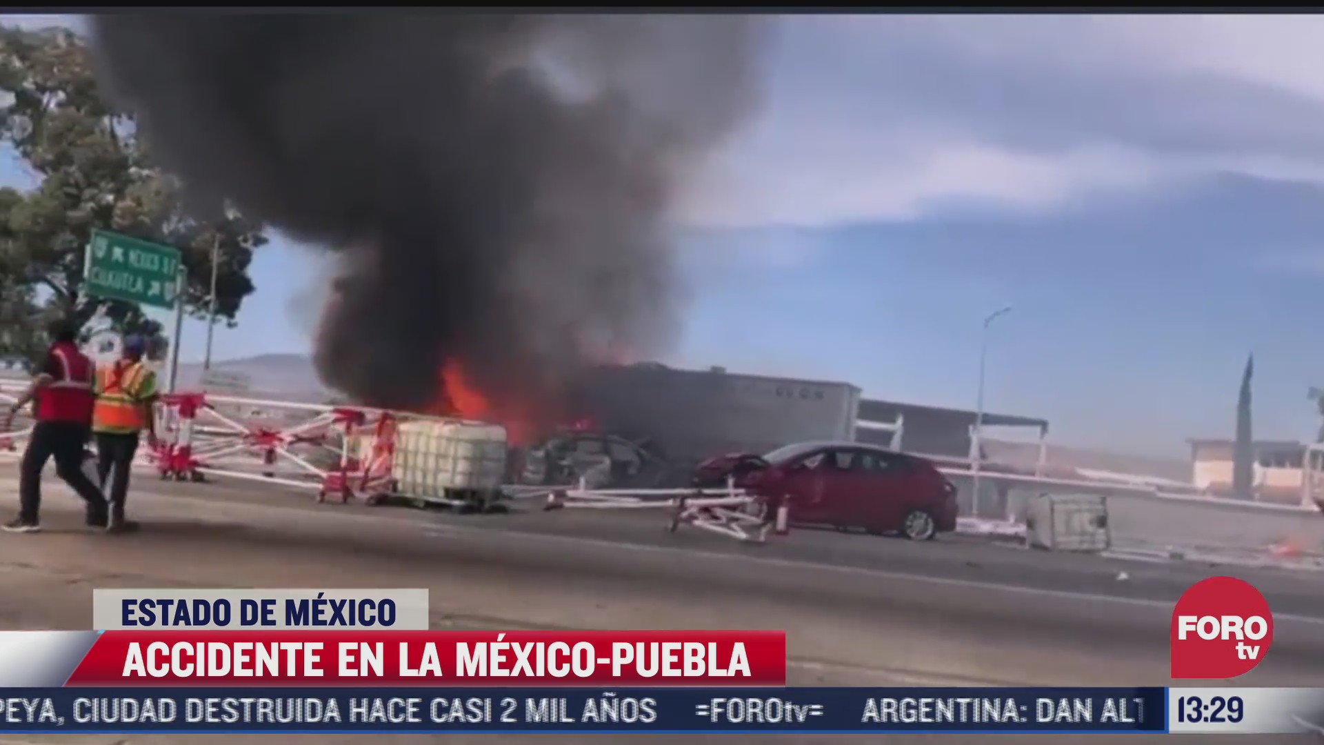 trailer embiste varios vehiculos en la mexico puebla