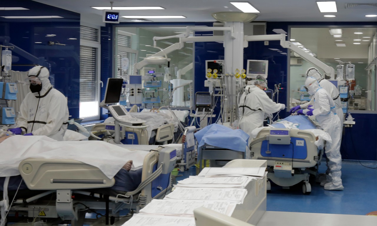Tres pacientes COVID mueren por incendio en clínica de Bulgaria