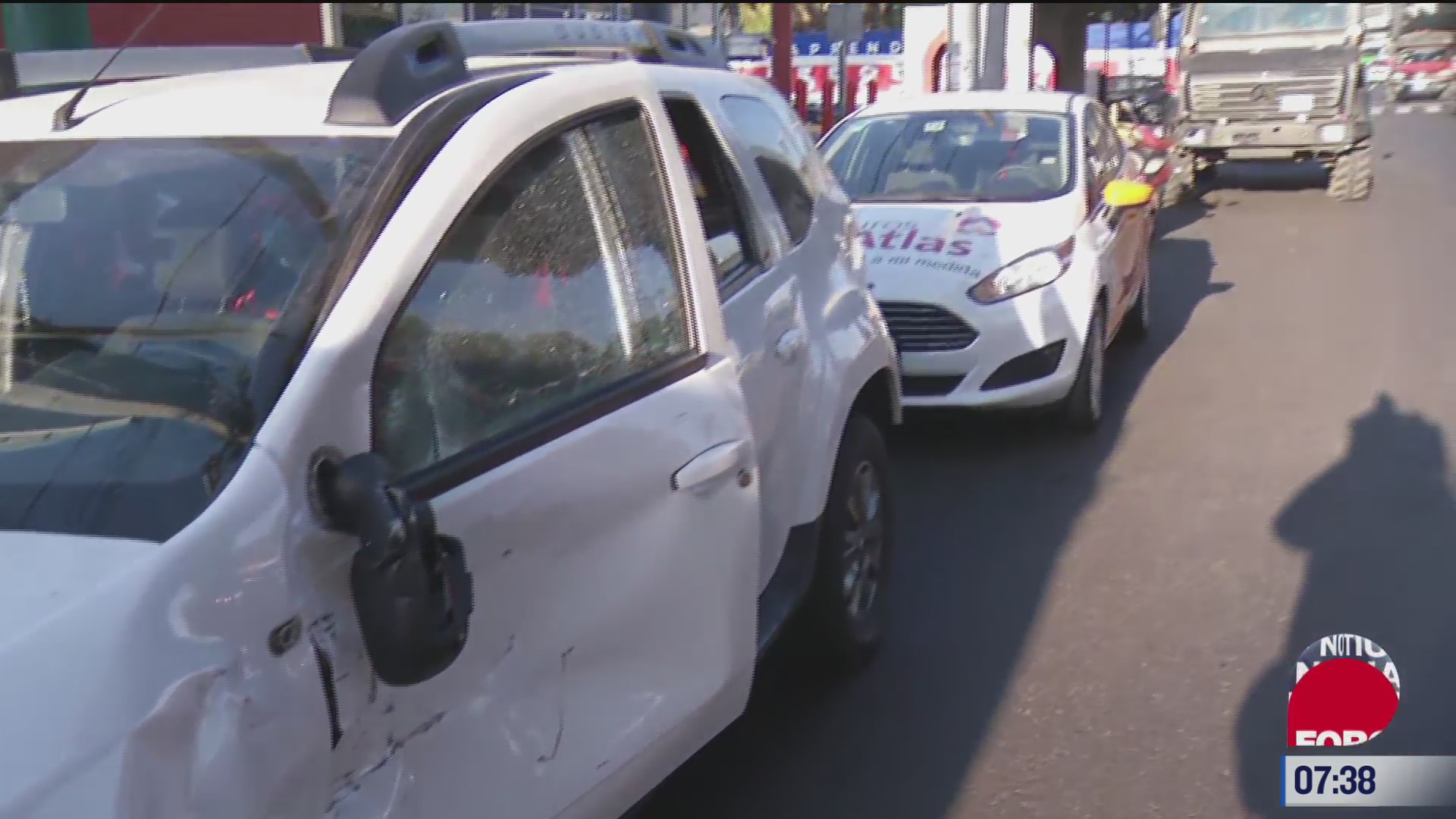 unidad tactica de la policia cdmx choca contra auto particular en tlahuac