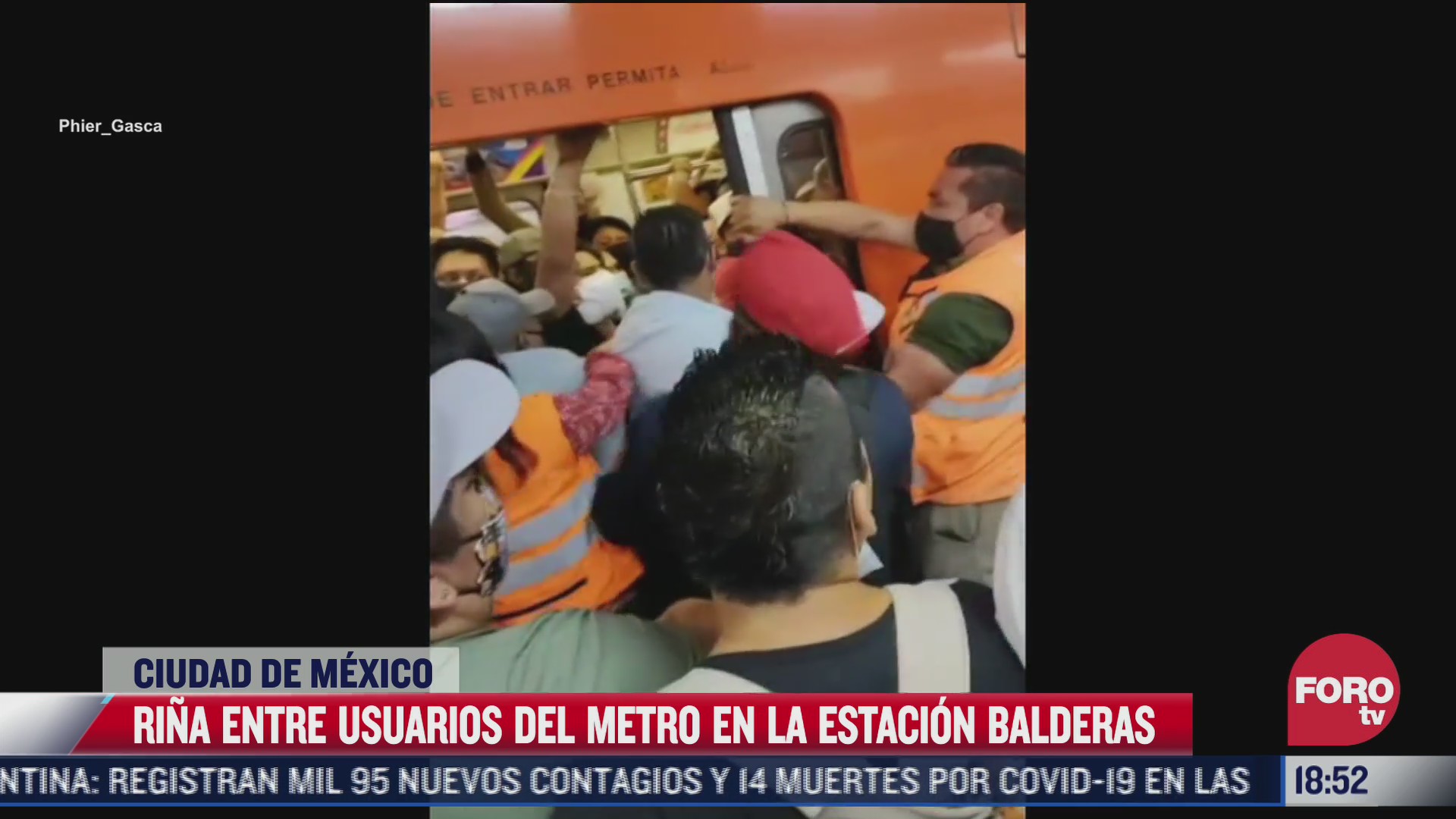 video rina entre usuarios del metro en la estacion balderas