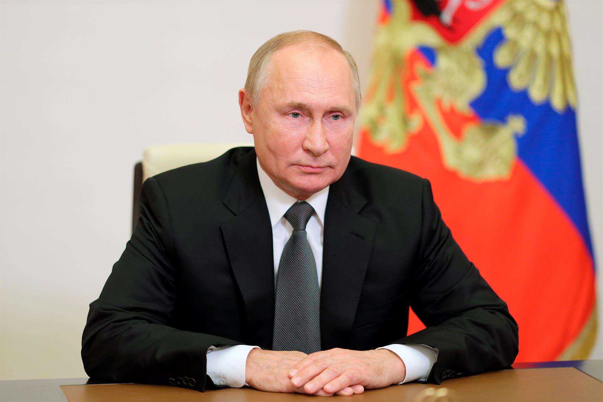 Vladimir Putin recibe tercera dosis de vacuna rusa Sputnik