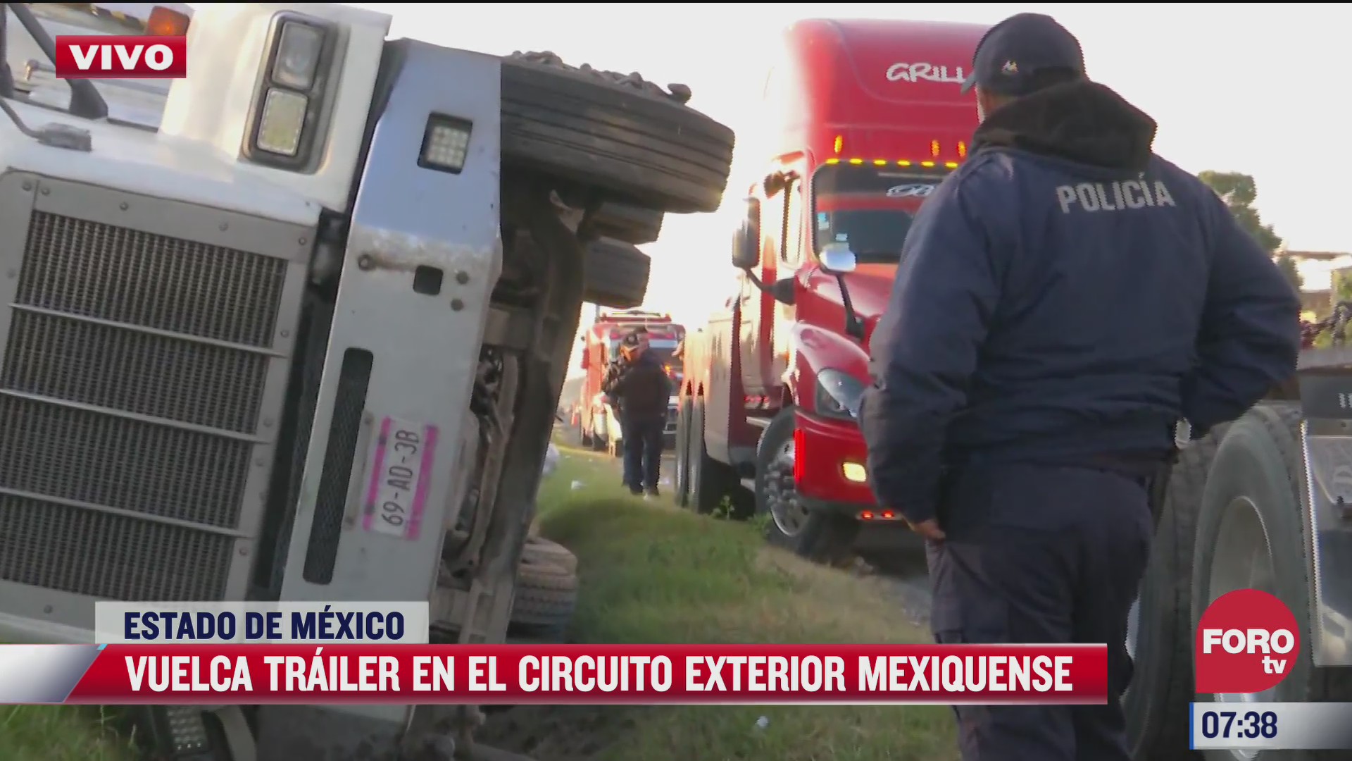 vuelca trailer en el circuito exterior mexiquense edomex