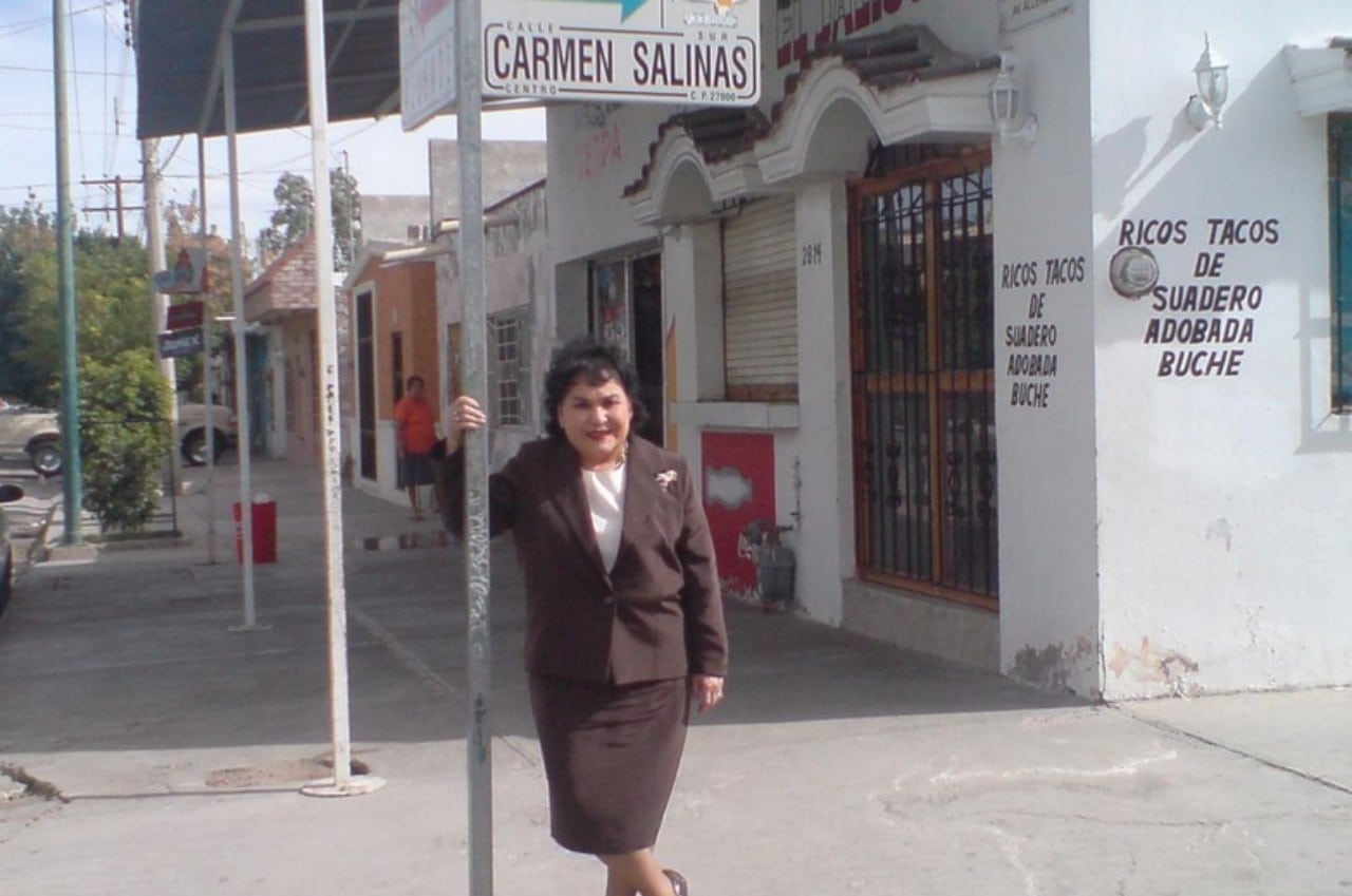 ¿Dónde está la calle que lleva el nombre de Carmen Salinas?