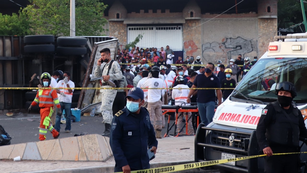 Familiares de migrante guatemalteco herido en volcadura de tráiler se sienten olvidados