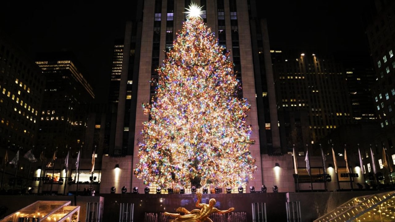 Se encienden las luces de árbol de Navidad del Rockefeller Center en Nueva York