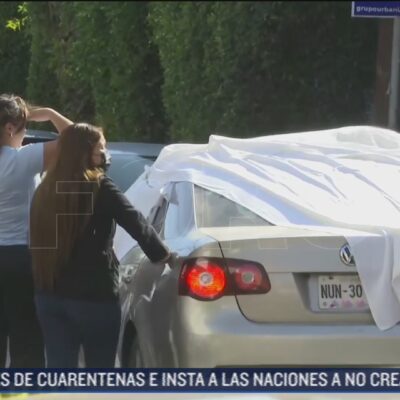 Asesinan a una persona dentro de automóvil en CDMX