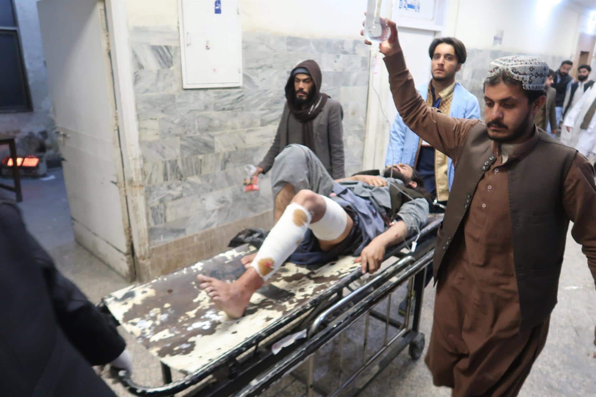 Ataque en universidad de Pakistán deja al menos 4 muertos y 15 heridos