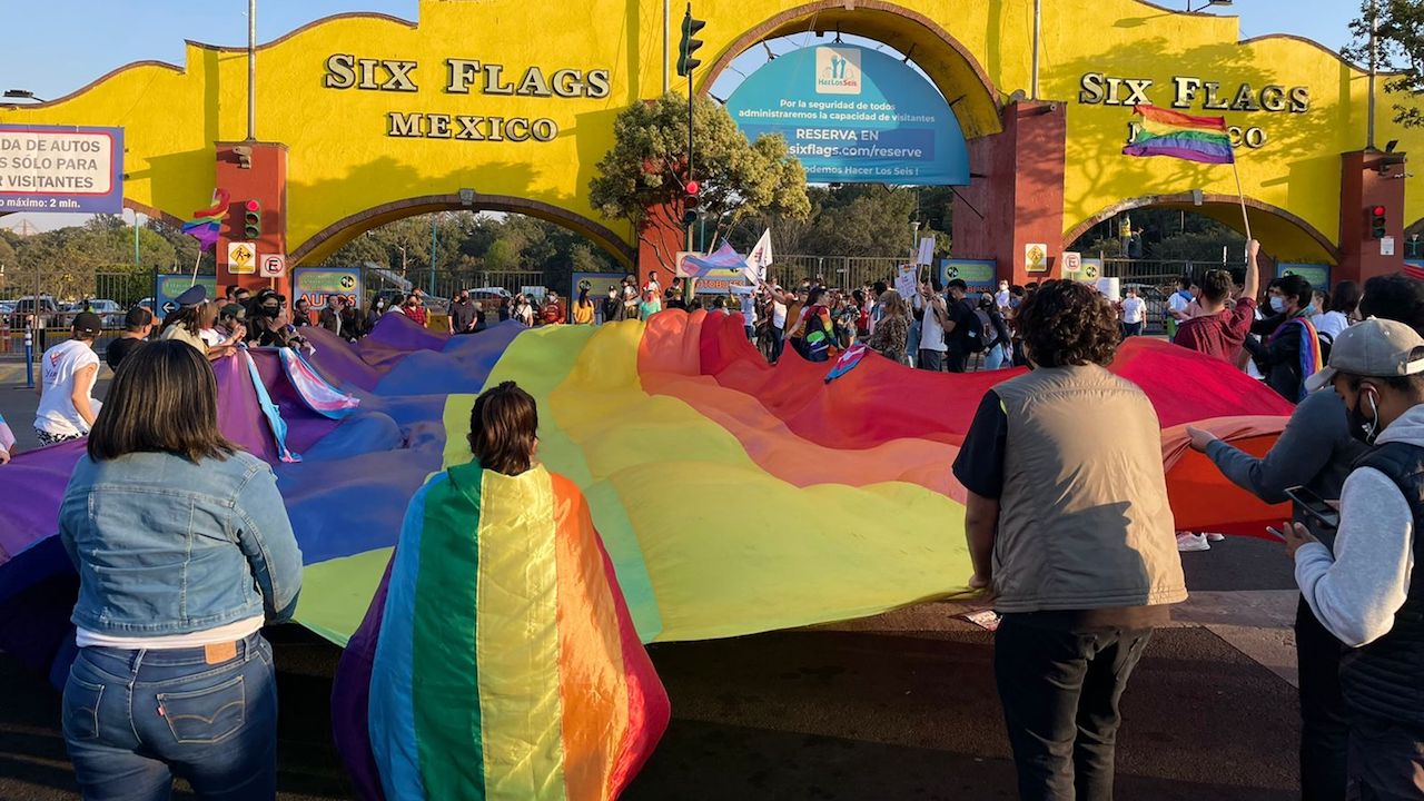 Besotón Six Flags CDMX LGBT