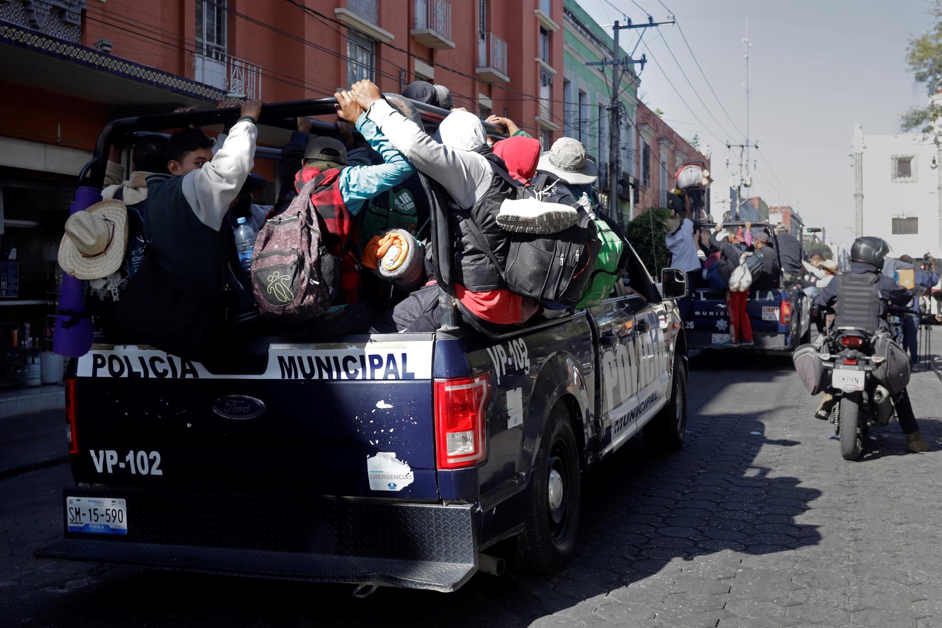 Caravana migrante llega al estado de Puebla