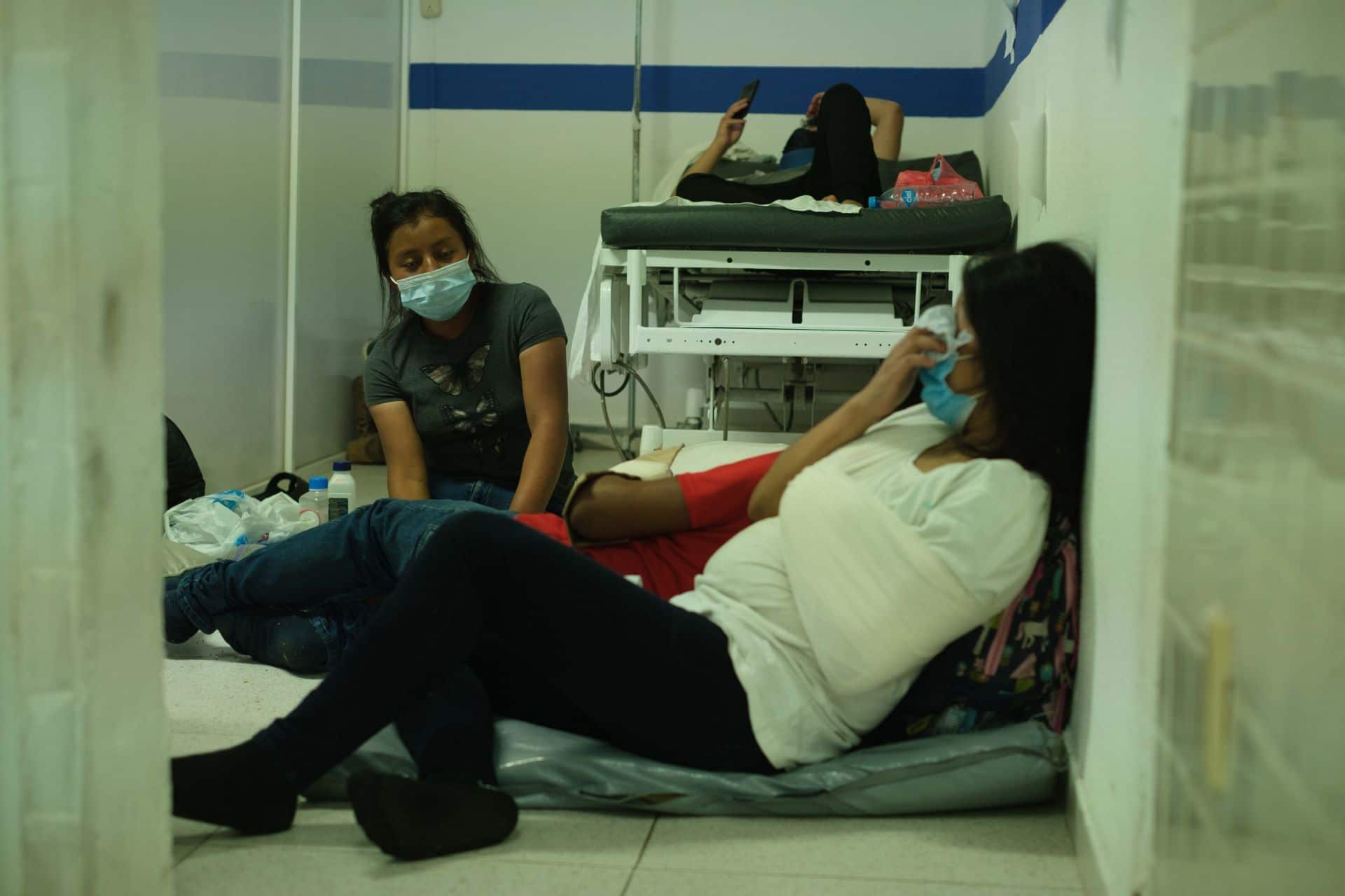 Clínica brindó atención médica a migrantes heridos del accidente carretero en Chiapa de Corzo (Cuartoscuro)
