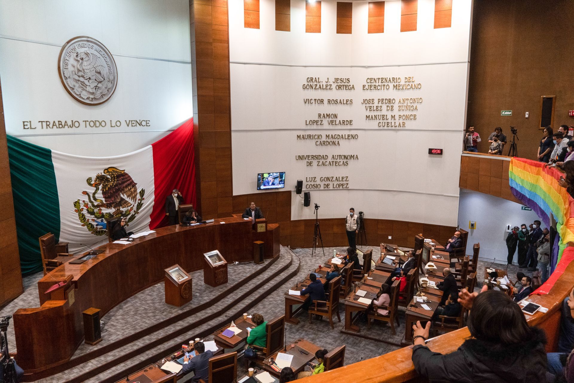 Con 18 votos a favor y 10 en contra el Congreso del Estado de Zacatecas aprobó el matrimonio igualitario.