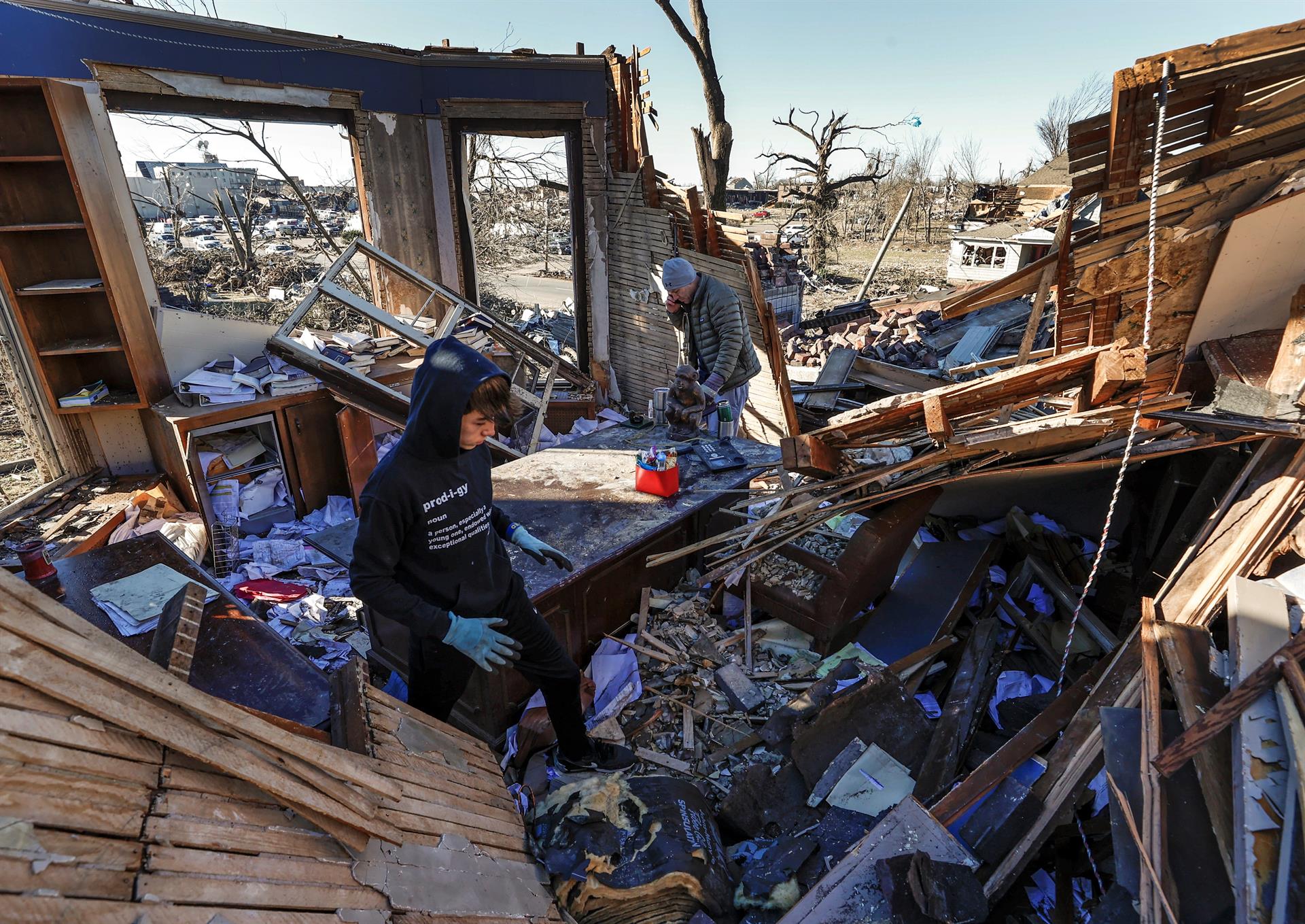 Confirman 88 muertos por tornados en EEUU