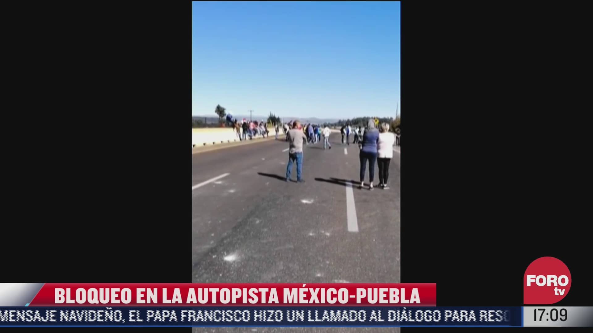decenas de personas bloquean autopista mexico puebla