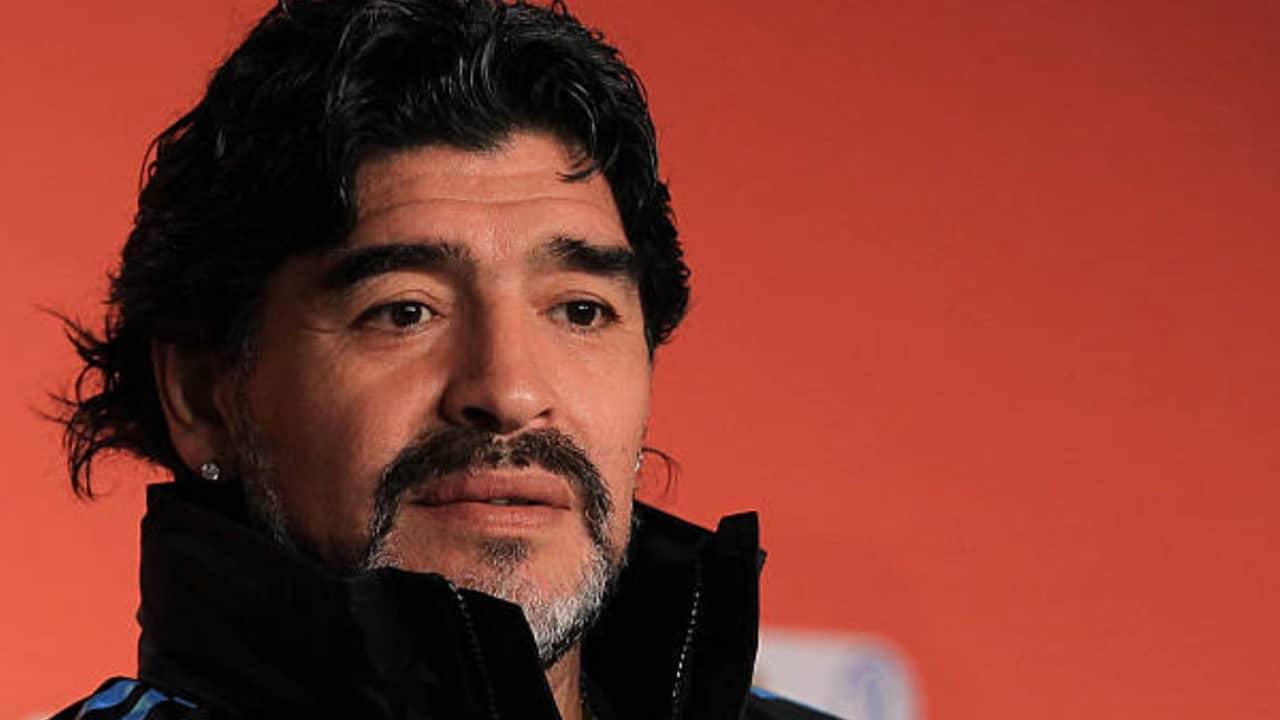 Casa y autos de Maradona, sin interesados durante una subasta en Argentina