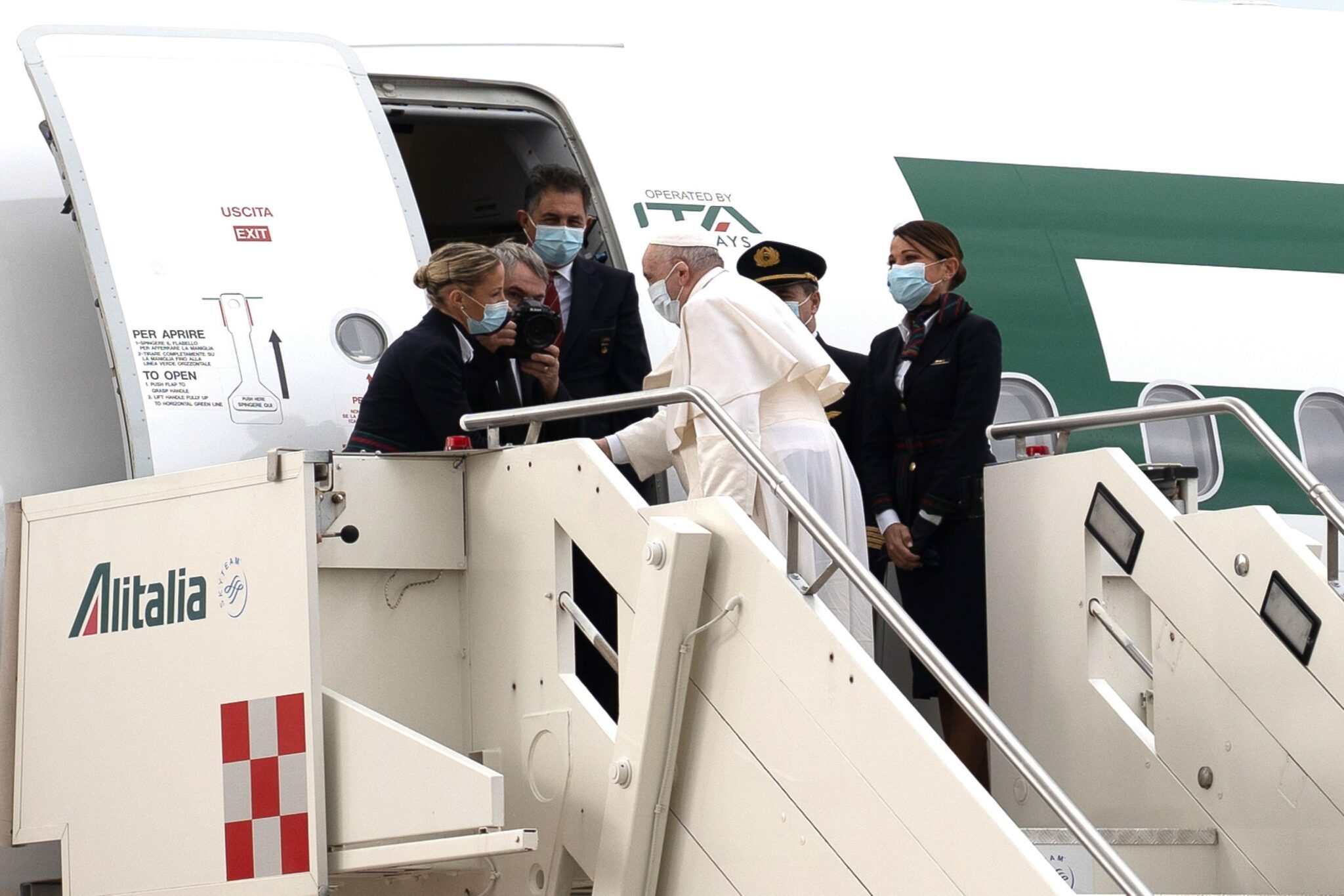El papa viaja a Grecia y Chipre con la nueva compañía ITA
