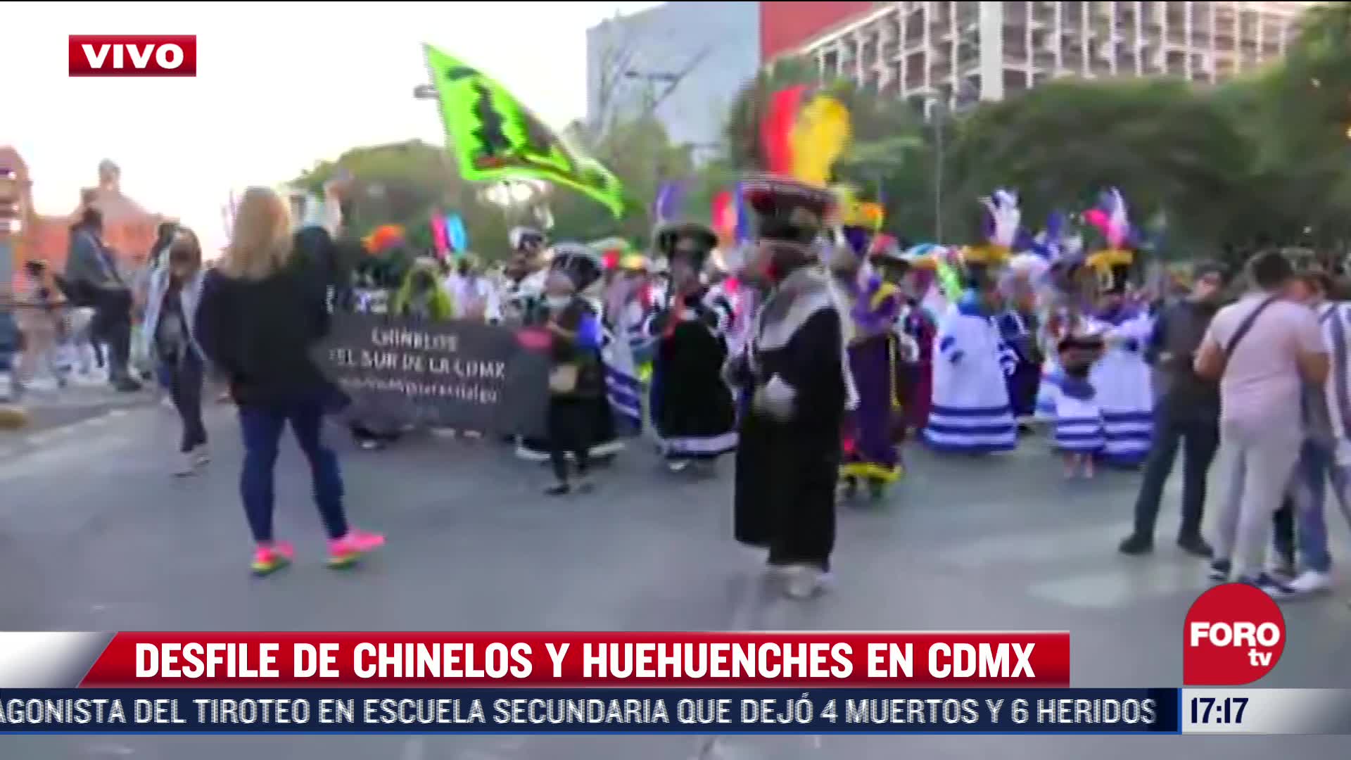 En la Ciudad de México se realiza desfile de Chívelos y Huehuenches