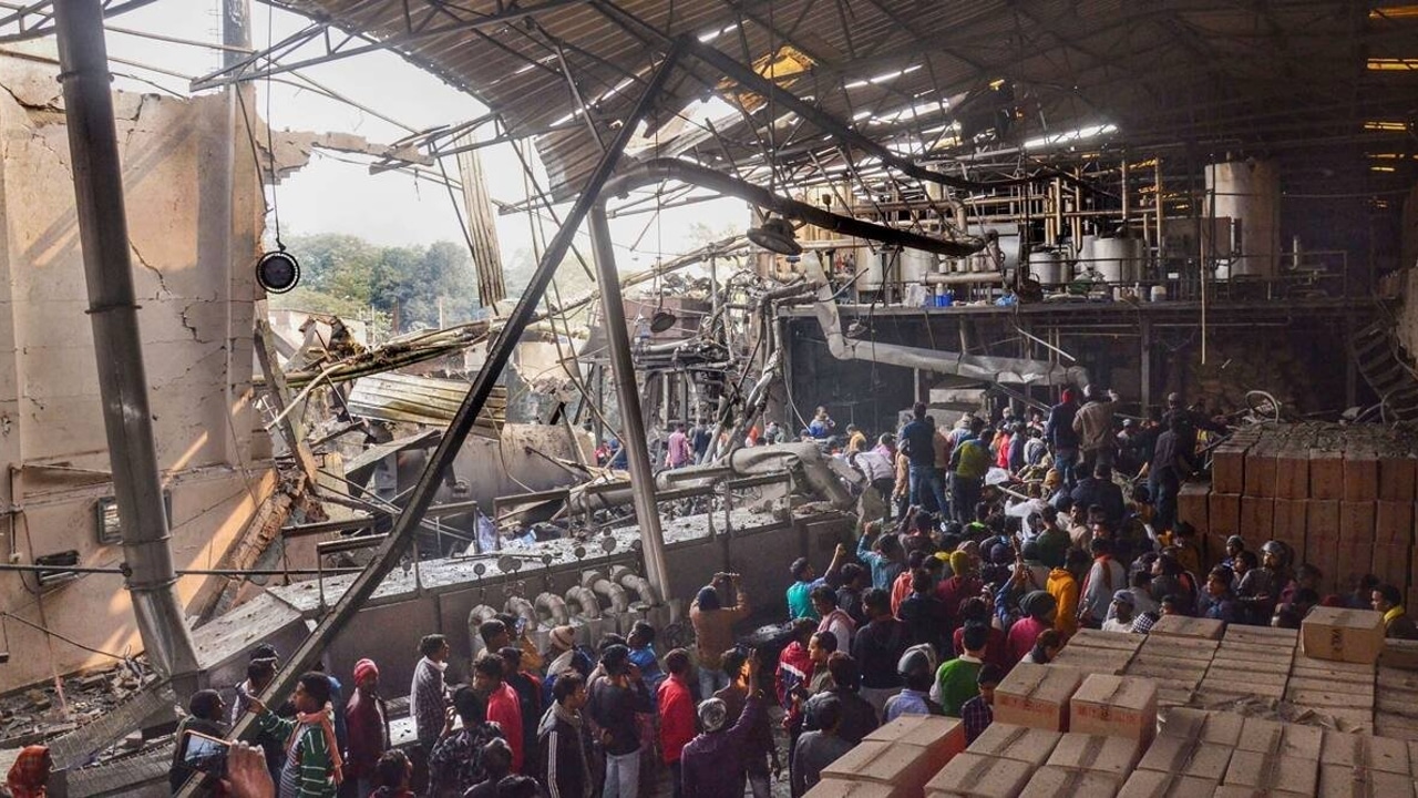 Explosión en una fábrica en India deja 6 muertos y 6 heridos