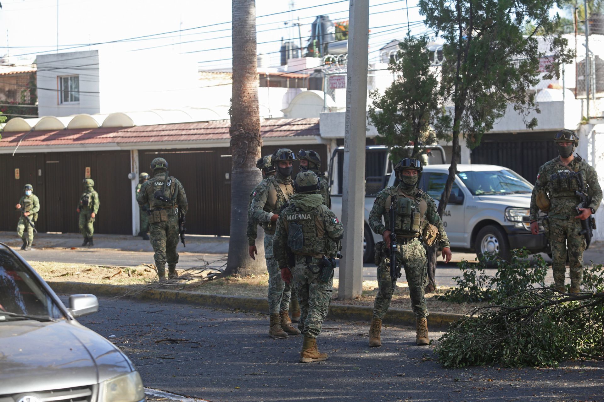 Continúa despliegue de cientos de elementos de la Marina y GN tras arresto de ocho en Jalisco