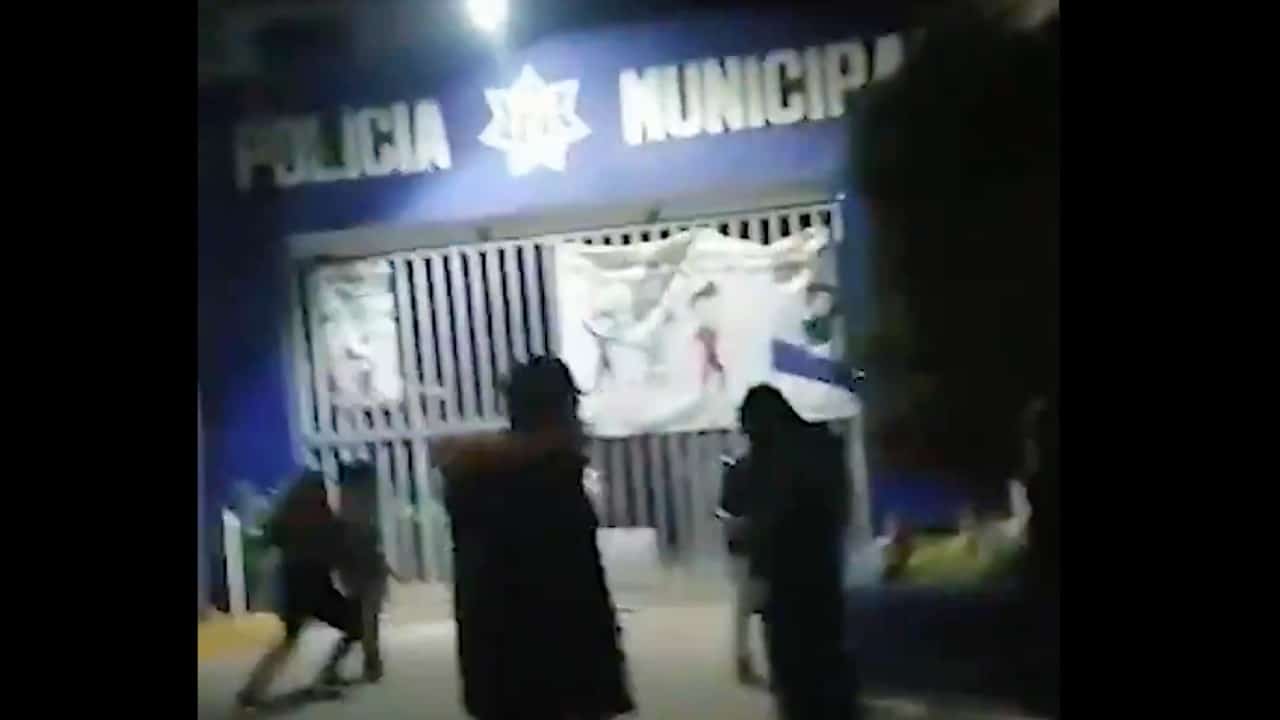 'Los Motonetos' atacan comandancia de la Policía Municipal en San Cristóbal de las Casas, Chiapas