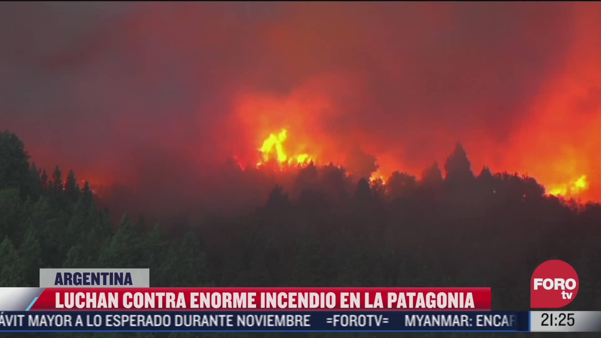 luchan contra enorme incendio en la patagonia en argentina