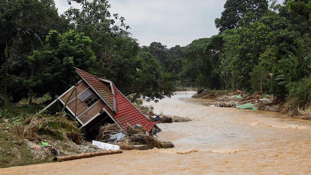 Suben a 37 los muertos por las inundaciones en Malasia, las peores en un siglo