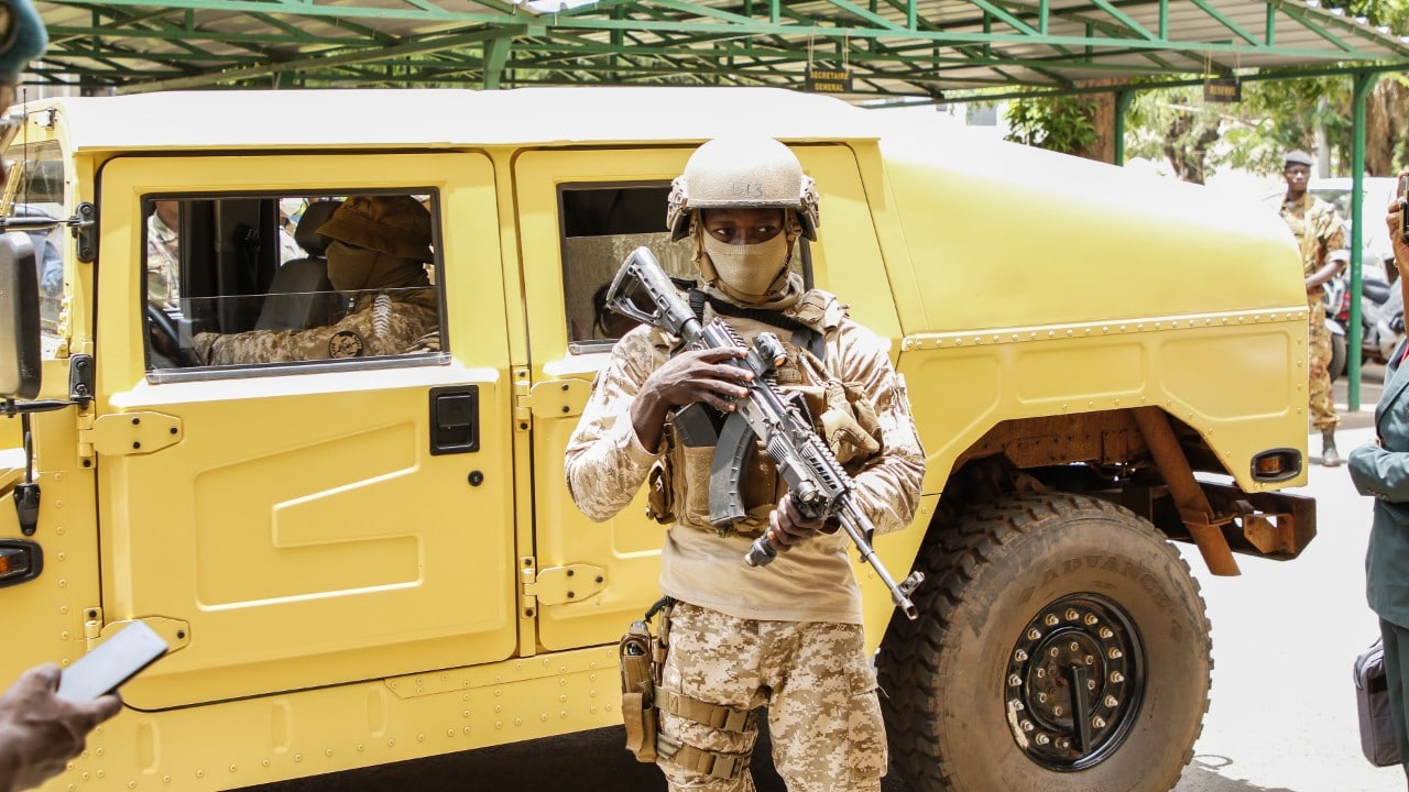 Suman más de 20 muertos tras ataque contra civiles en Mali