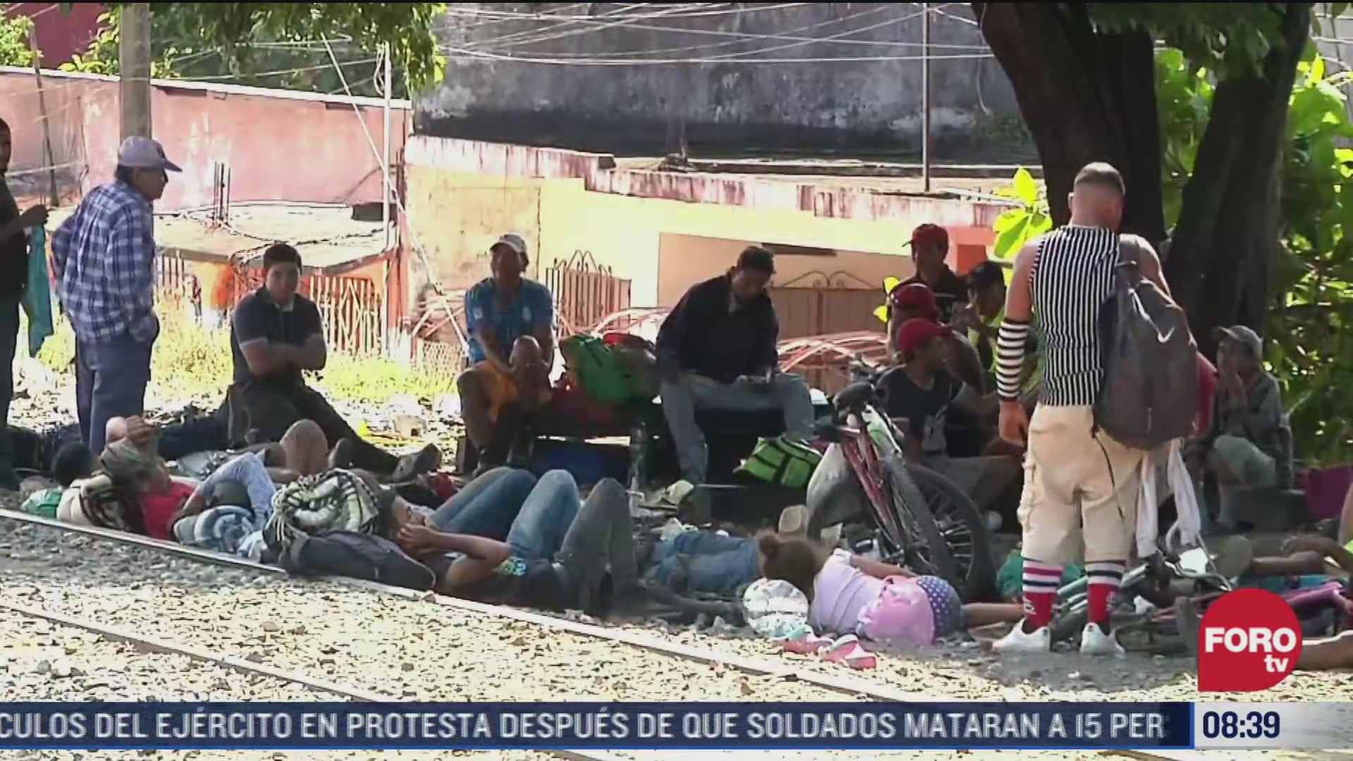 migrantes de la primera caravana continuan su camino hacia cdmx