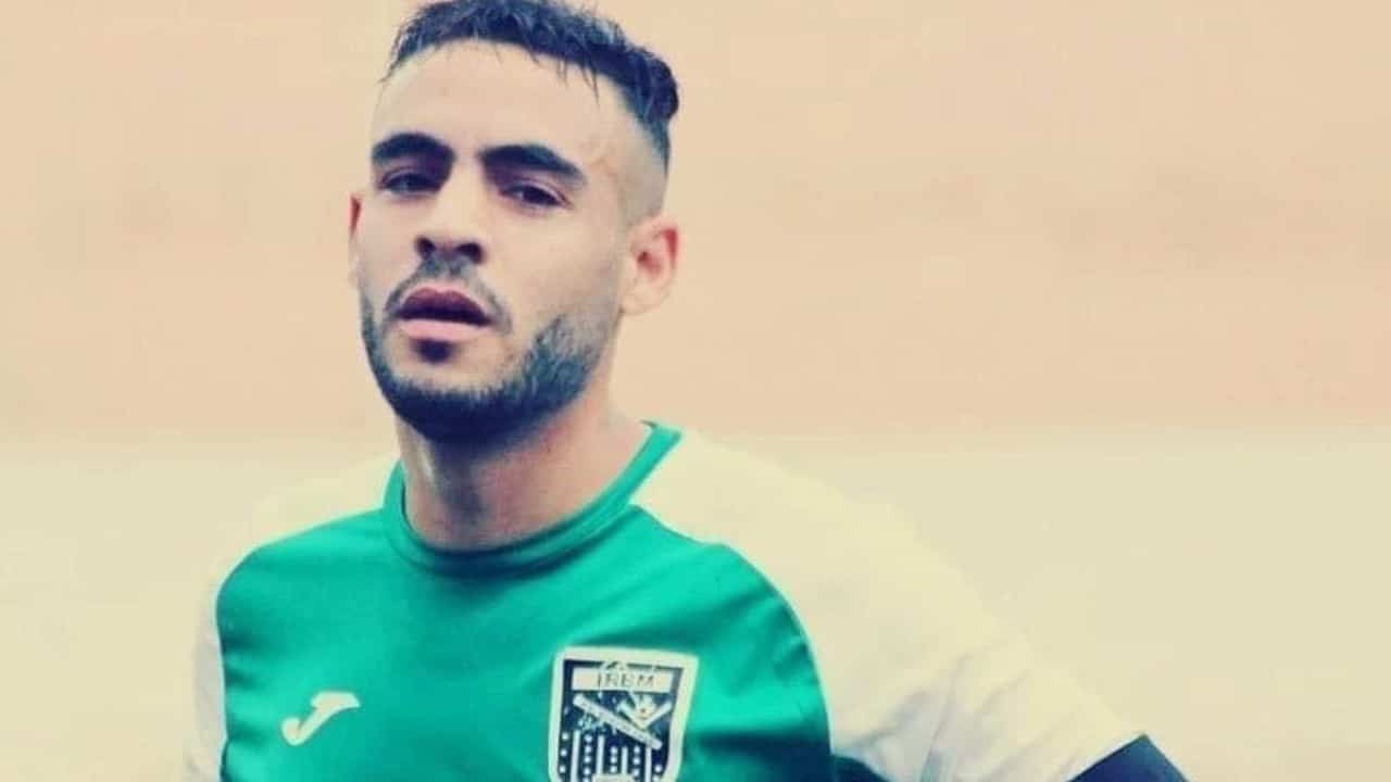 Muere el futbolista Sofiane Loukar en pleno partido. Foto: Twitter