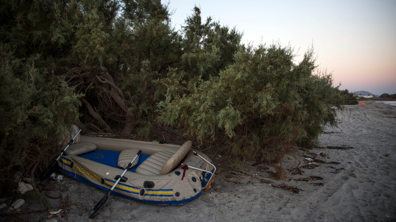 Nuevo naufragio en mar Egeo deja 16 muertos y 63 sobrevivientes