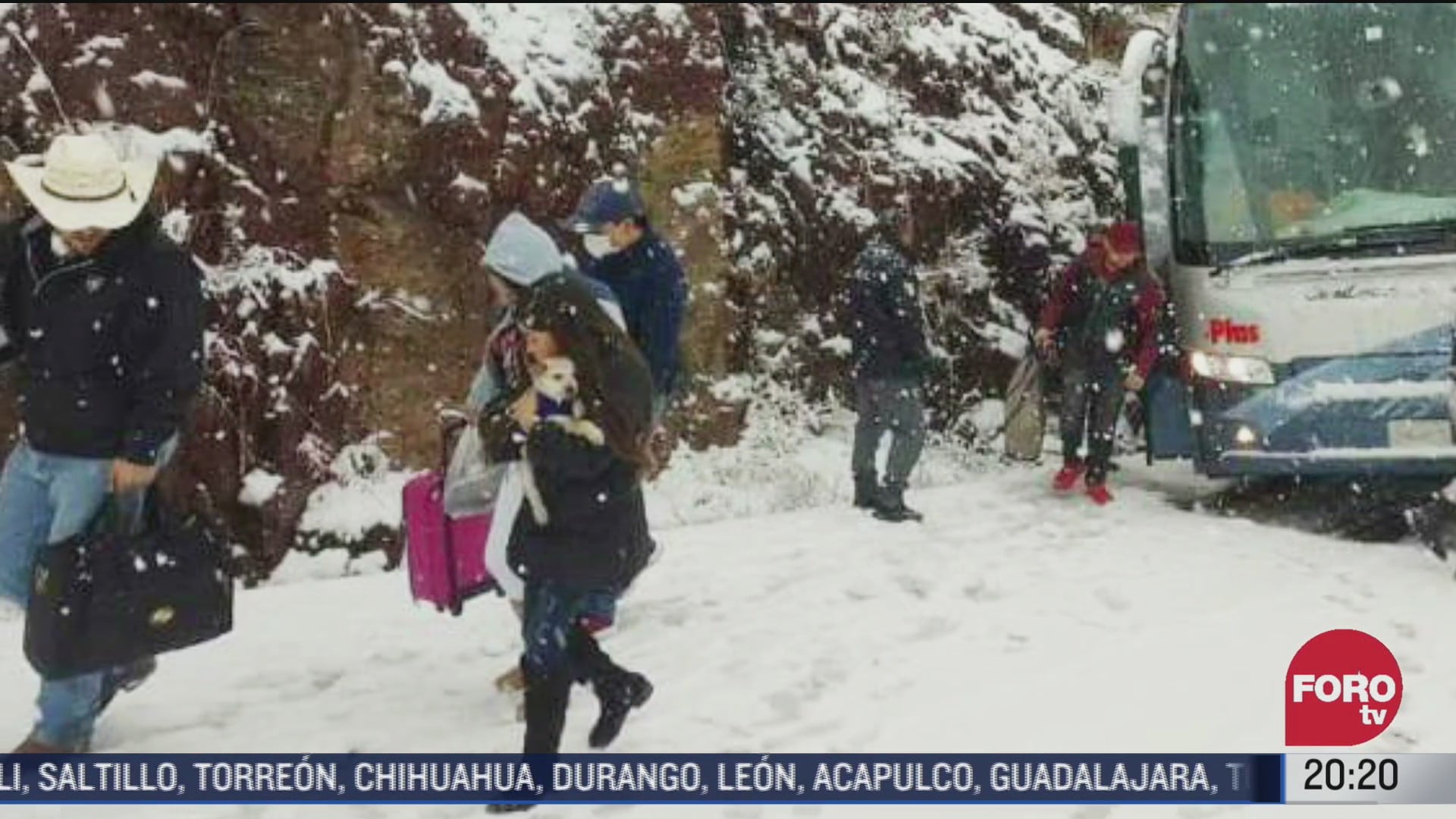 nevada en chihuahua deja varados a pasajeros de autobus