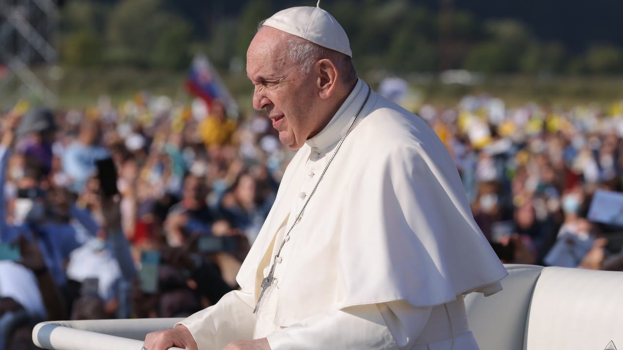 Papa Francisco lamenta tragedias en mensaje de Navidad