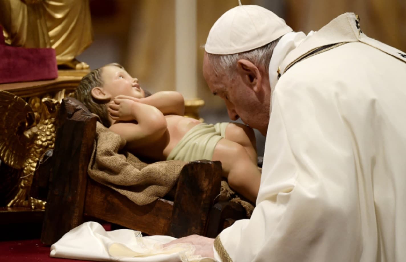 Papa Francisco llama a la humildad en la misa de Nochebuena