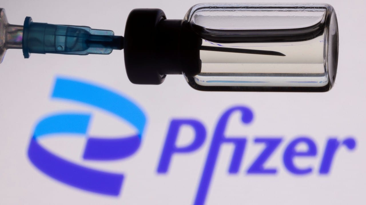 Retrasar hasta 7 semanas segunda dosis de vacunas covid Pfizer y Moderna genera mayor inmunidad: Estudio