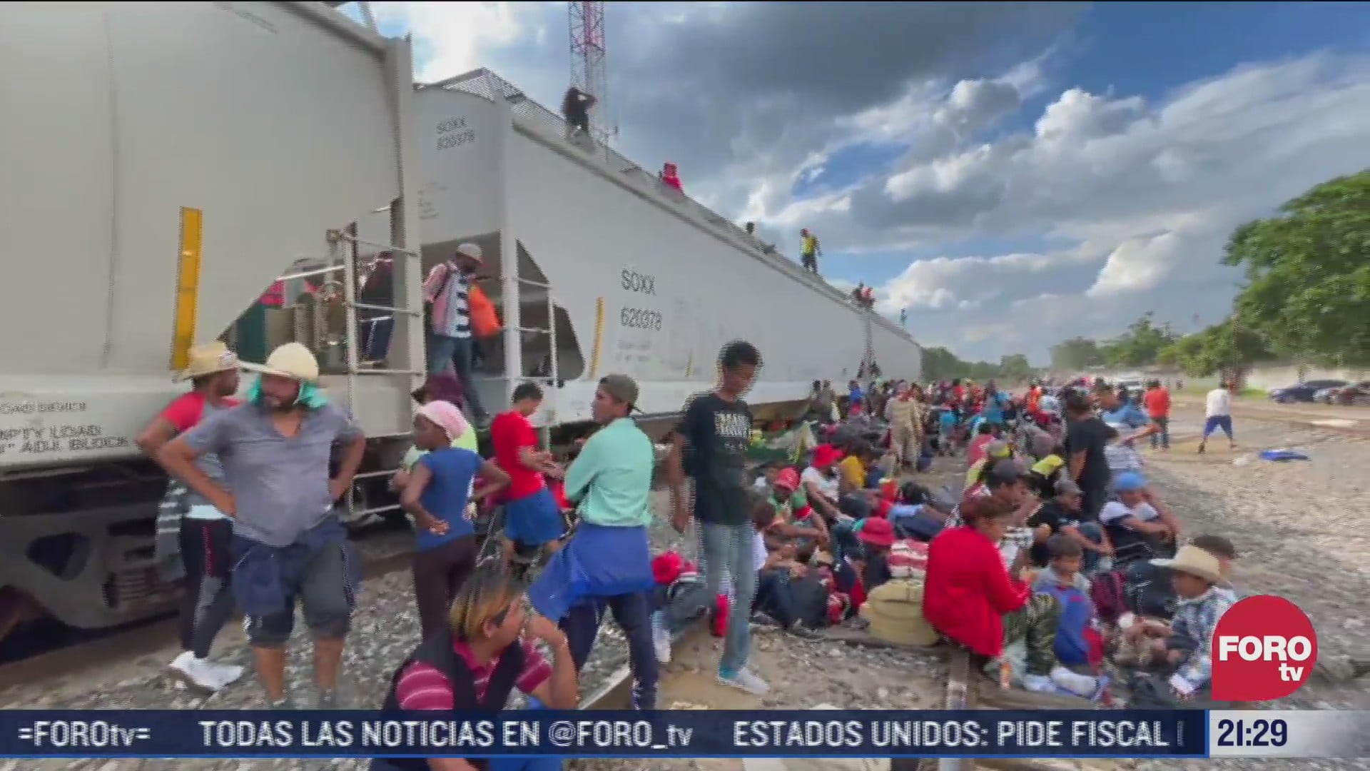 primera caravana migrante busca avanzar en tren desde veracruz